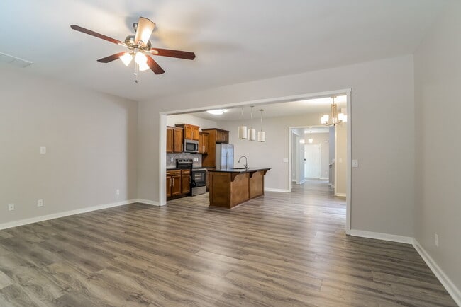Photo - 1048 Joselynn Drive