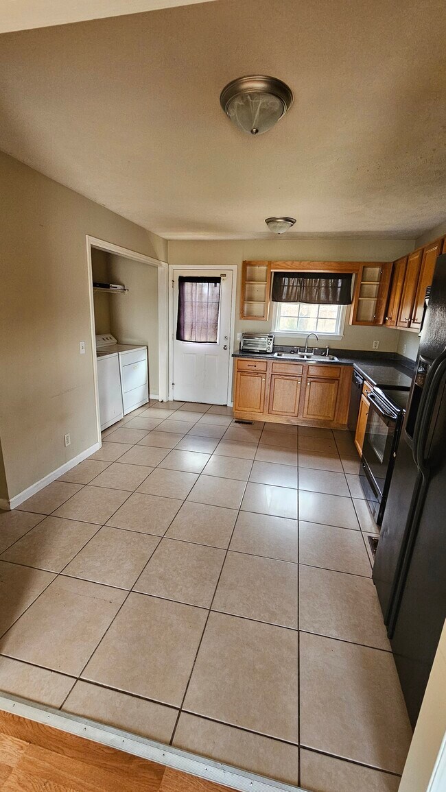 Photo - 111 Dixie Ct