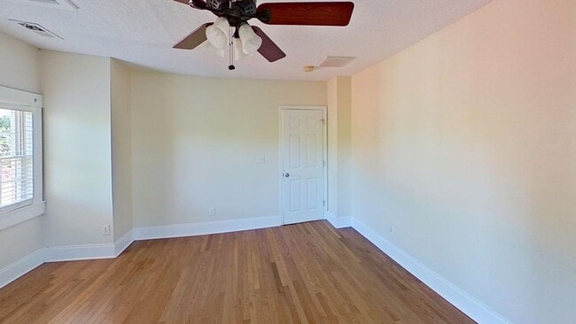 Photo - 2 bed / 2.5 bath ~ Move-In Today Apartment Unit B