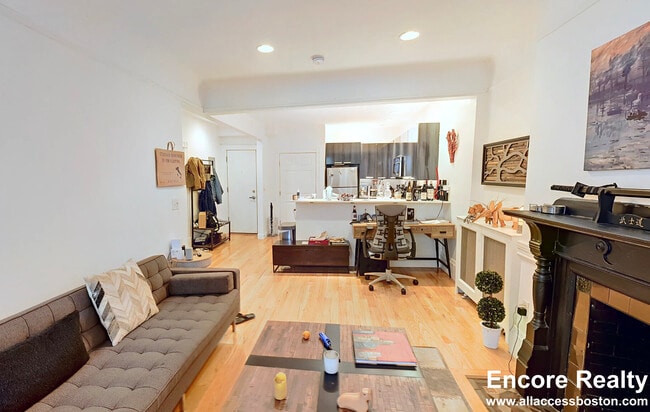 Photo - 131 Saint Botolph St