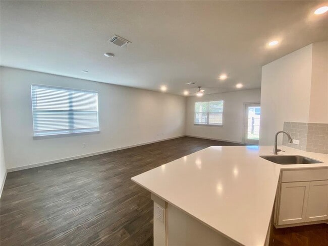 Photo - 3117 Bragg Pl