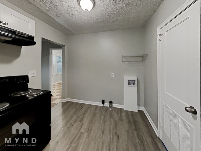 Photo - 3033 Washington Rd