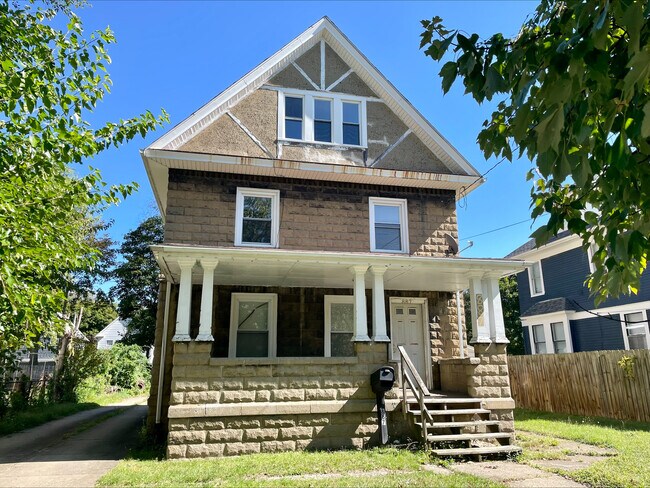 Photo - 887 N Howard St