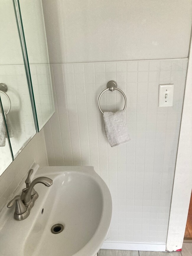 Photo - Updated 3 bedroom 1 bath home in downtown Morris