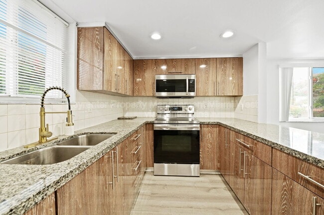 Building Photo - 651 NW 82nd Ave