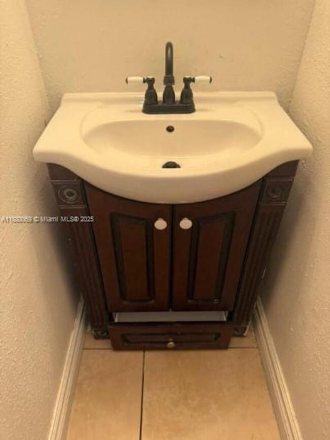 Photo - 2660 W 76th St