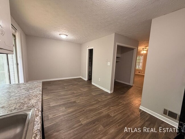 Photo - 102 Highland Park Dr