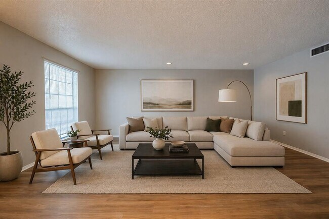 Building Photo - 2401 Leon St Unit 108