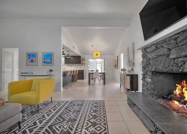 1261 Linda Vista Rd