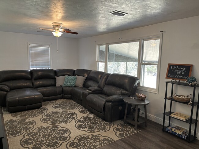 Building Photo - 13990 NE 70th Ter Rental