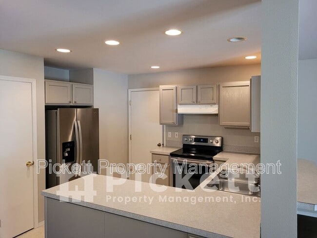 Photo - 1114 NE Beaumont Ln
