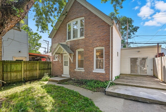 Building Photo - 3709 W Potomac Ave