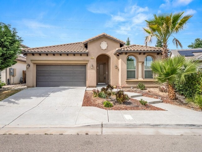 Building Photo - Beautifully Updated 4 Bedroom, 2.5 Bath in North Fresno