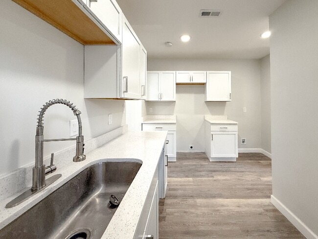 Photo - 1506 Dawson St