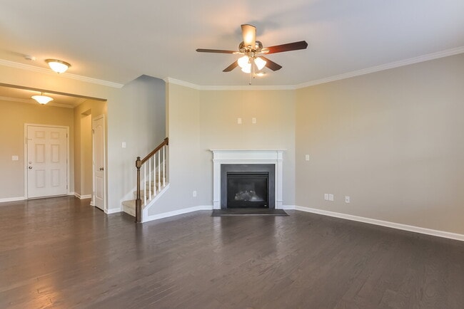 Photo - 61 Chinaberry Dr