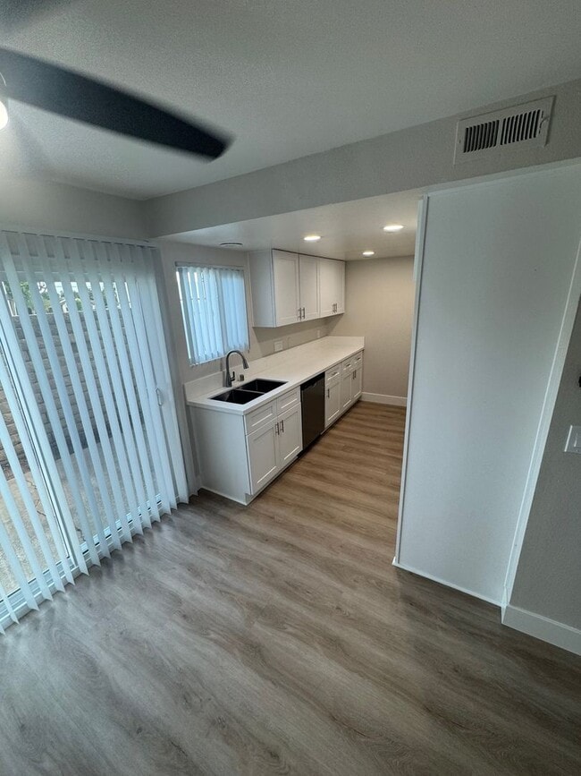 Photo - 1400 Estate Dr Unit 02