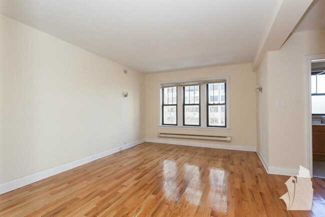 Photo - 1347 N Dearborn St Unit 608