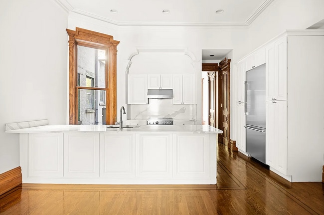 Photo - 323 Washington Ave Unit 1