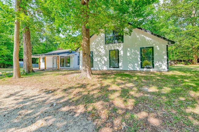 Building Photo - 528 27th St Rental
