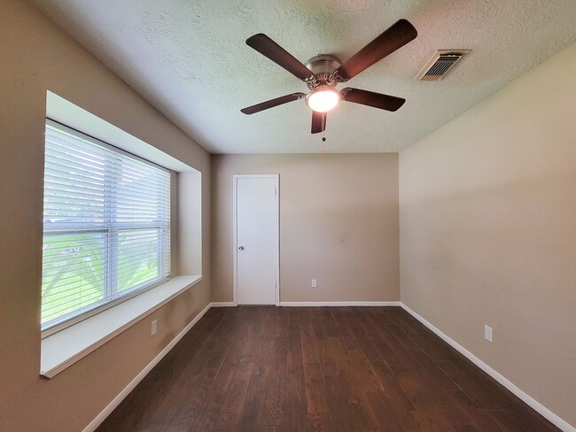 Photo - BEAUTIFUL 3 BEDROOM 2 BATH UPDATED HOME WI...