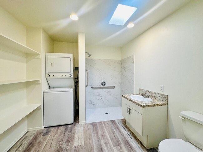 Photo - 1337 W Pennington St