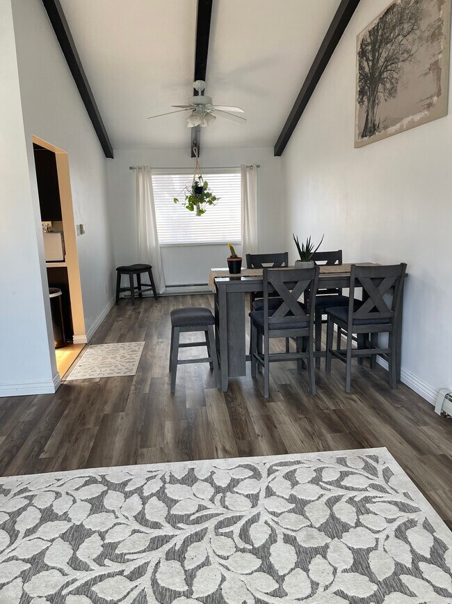 Photo - 595 McMullin Dr