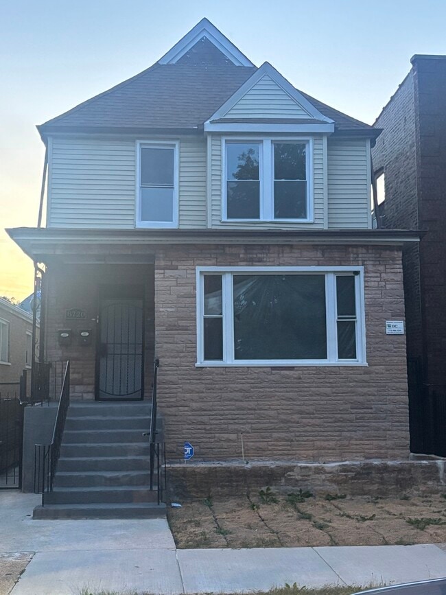 Building Photo - 8720 S May St Unit 2