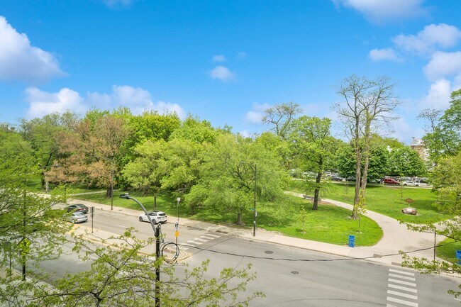 Photo - 1850 N Clark St Unit 405