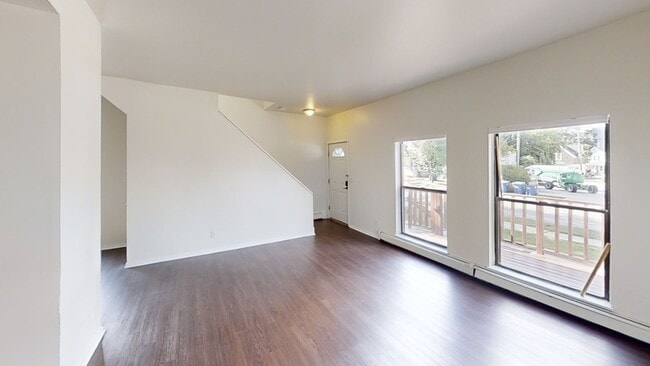 Photo - 126 Hill St