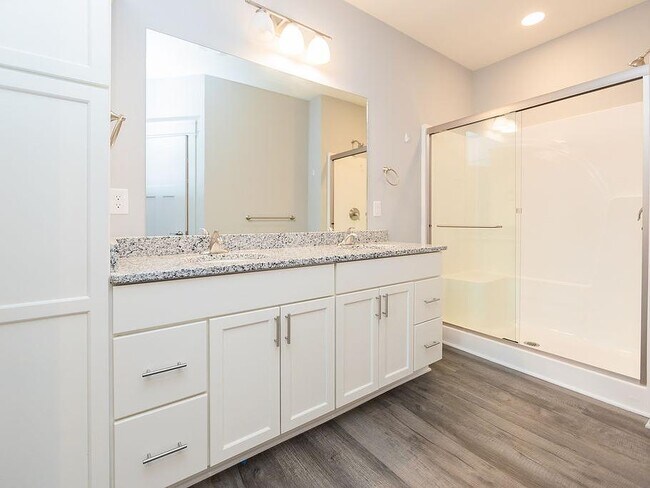 Photo - 1122 W Rangeview Cir