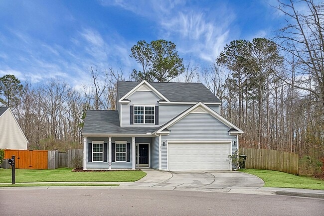 Building Photo - 3 bedrooms, 2.5 bathrooms  2-car garage in... Rental
