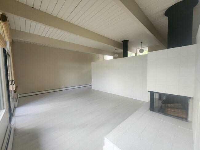 Photo - 721 Las Colindas Rd