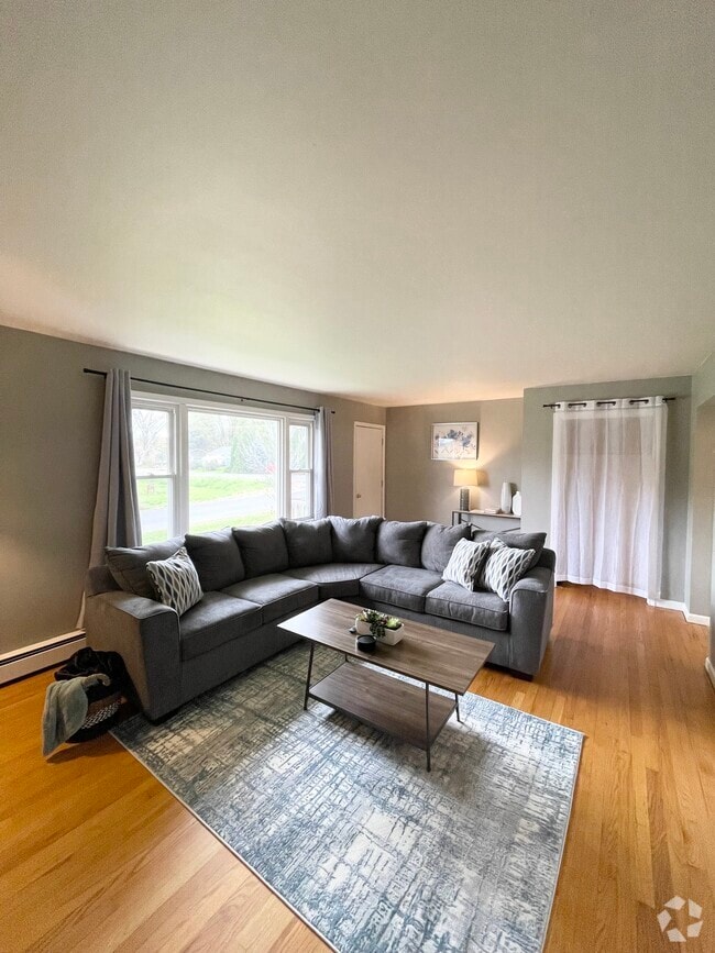 Building Photo - 2328 S Syene Rd Rental