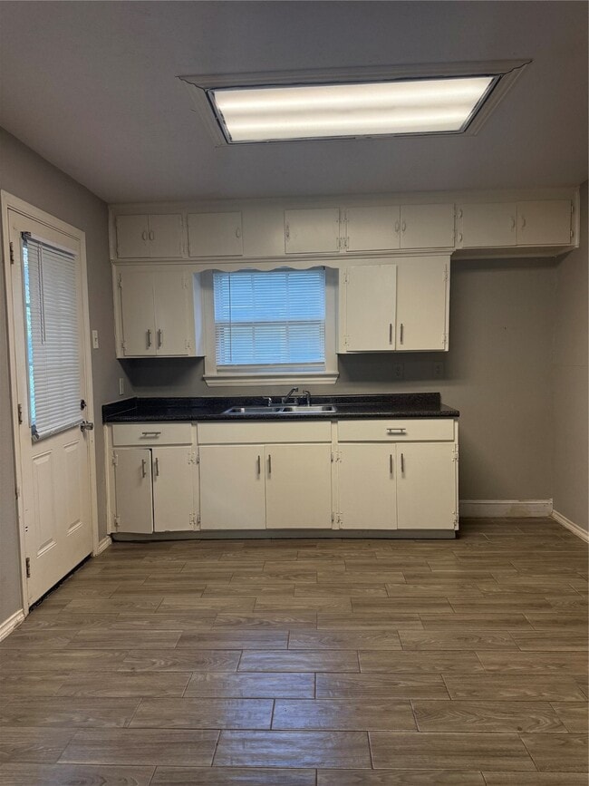 Photo - 1401 Craig Dr