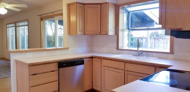 Photo - Refreshed and Move in ready 04/20/2026 - 4 bedrooms in Lacey - North Thurston School district.