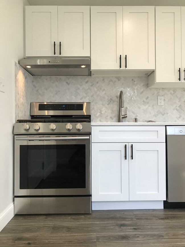 Kitchen - 93 Robert St Unit B