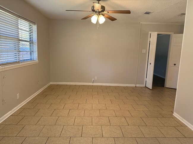 Photo - 422 Hardee Dr