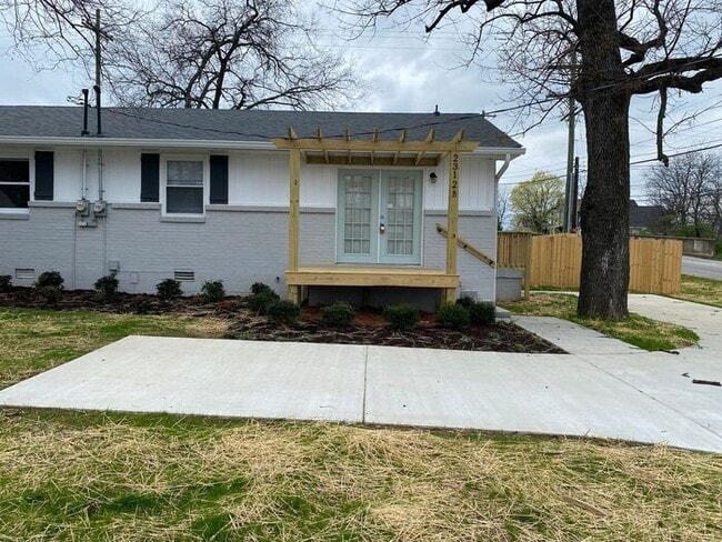 Inglewood 2/1 Duplex - Renovated - Fenced ... - Inglewood 2/1 Duplex - Renovated - Fenced ... House