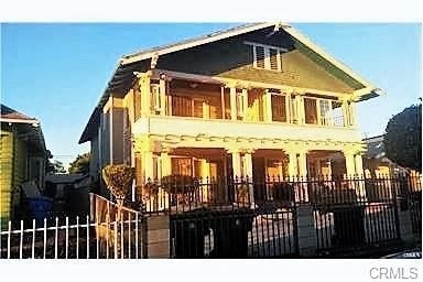 Balcones - 239 W 43rd St