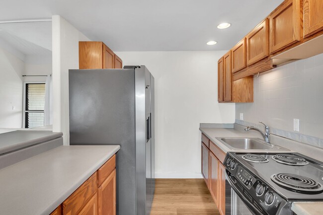 Photo - Modern 2 Bedroom 2 Bathroom Ocean View Con... Unit 317