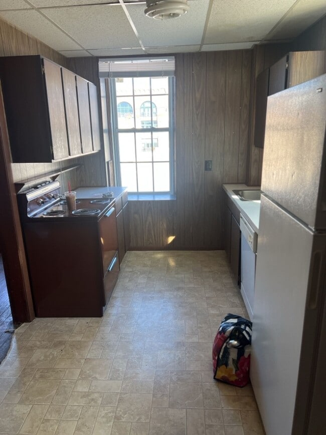 Photo - 736 1/2 Massachusetts St