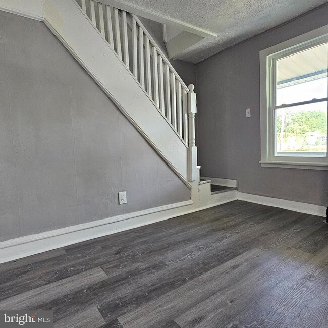 Photo - 629 E Quince St