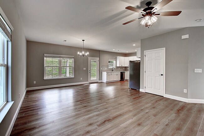 Photo - 556 Catalina Ct