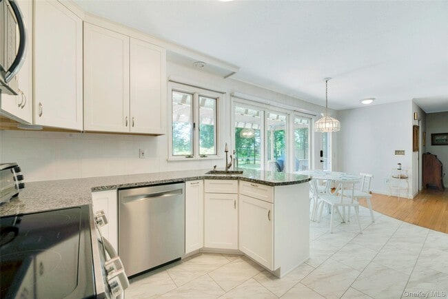 Photo - 1075 Inlet Ln