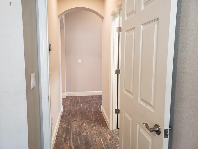 Photo - 6206 Colmar Pl