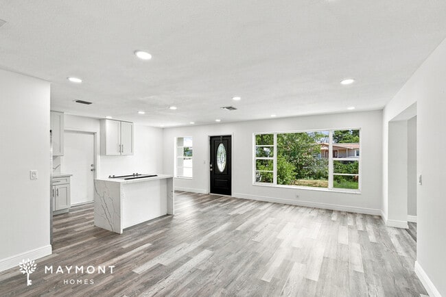 730 NW 18th St