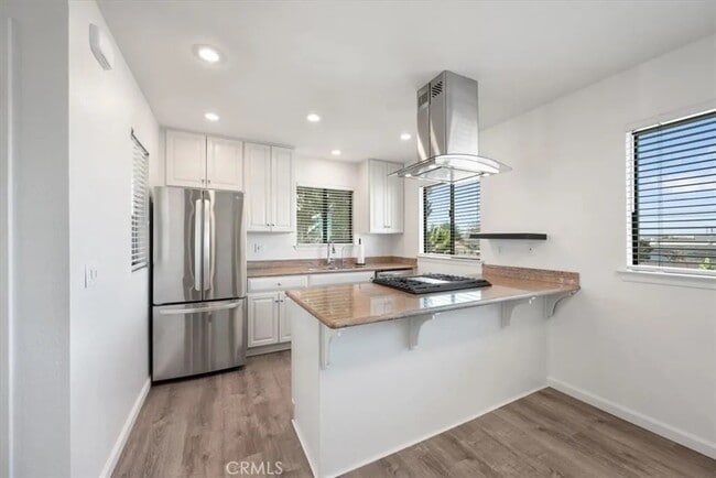 Photo - 1084 Baden Ave