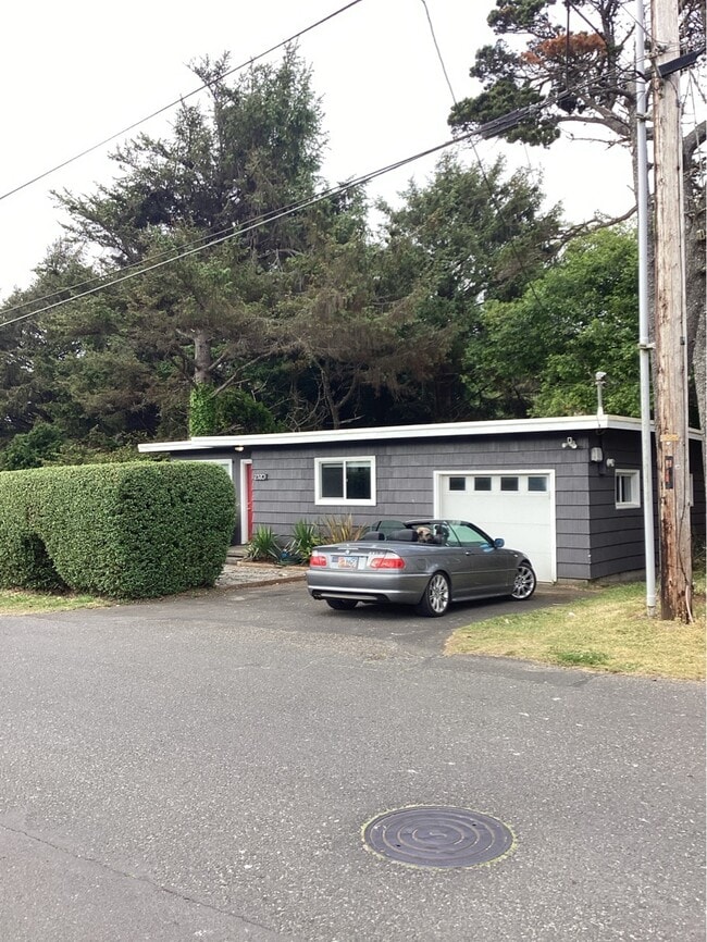 Photo - 2320 NW Jetty Ave House