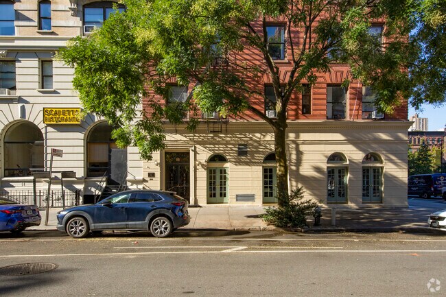 Photo - 66 W 77th St