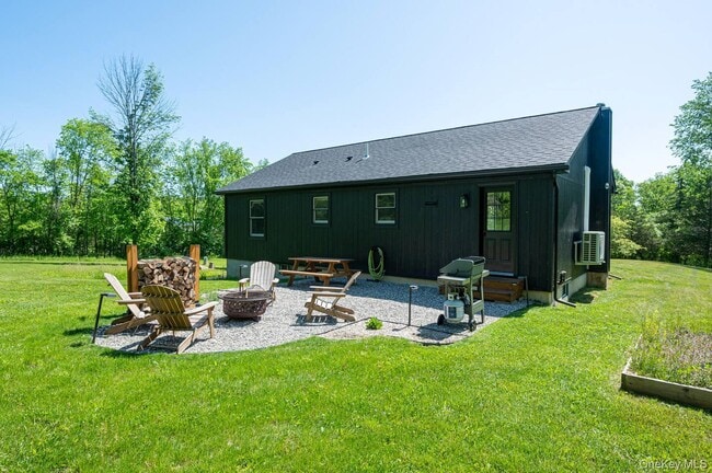 Photo - 18 Burnt Meadows Rd